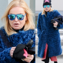 Wkurzona Olejnik ściska torebkę Valentino za 10 tysięcy!